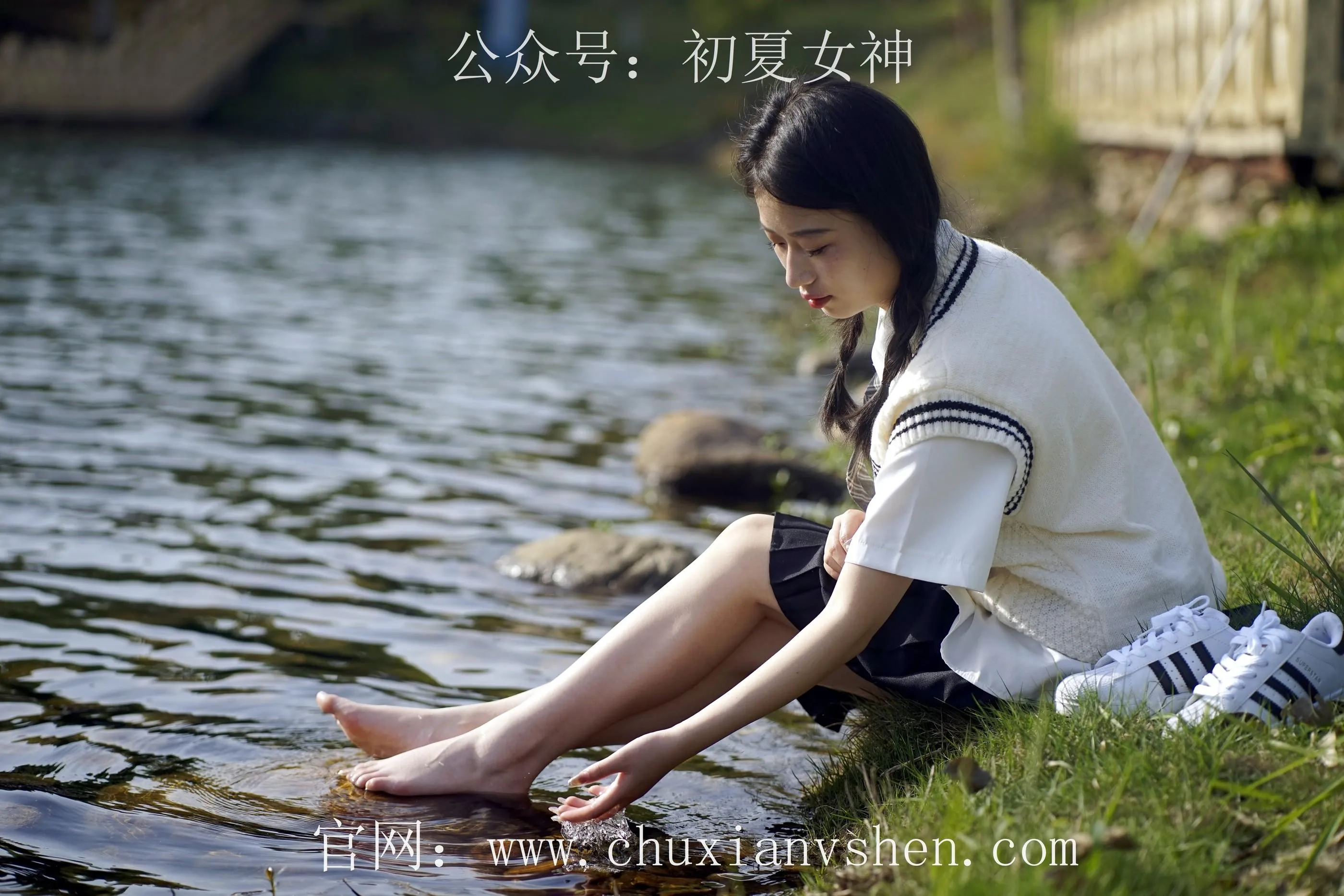 初夏女神 NO.061 念念 春秋JK套搭配三叶草贝壳头鞋 [115P]插图9